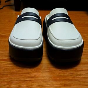 New! CROC Loafer Mules, size 10